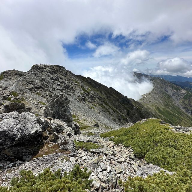 【山梨】山頂手前の絶景分岐、両俣小屋分岐