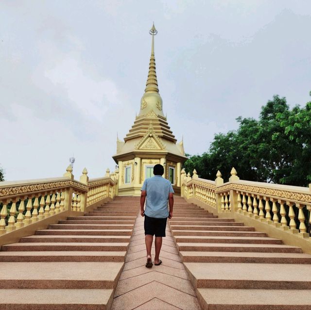 มหาธาตุ​เจดีย์สีทอง