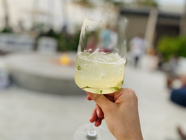 モルディブのビーチでカクテルパーティー🍸