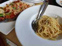 ร้านอาหารบรรยากาศยุโรป ไวน์ดี ในอำเภอสัตหีบ