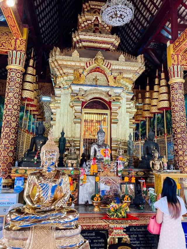 ขอพรสุขภาพและความมั่นคง “วัดเชียงมั่น” 