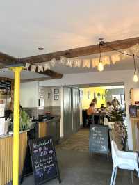 英國托斯特木系簡約咖啡店-Ten Hands Cafe Bar