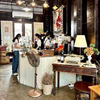 คาเฟ่โบราณย่ายยมจินดา Old House 