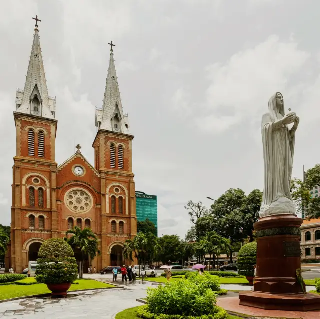 Saigon Notre Dame Cathedral 💒🇻🇳