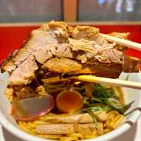 【大阪・道頓堀】味噌煮込みをベースにしたラーメン「人類みな大久手山本屋」