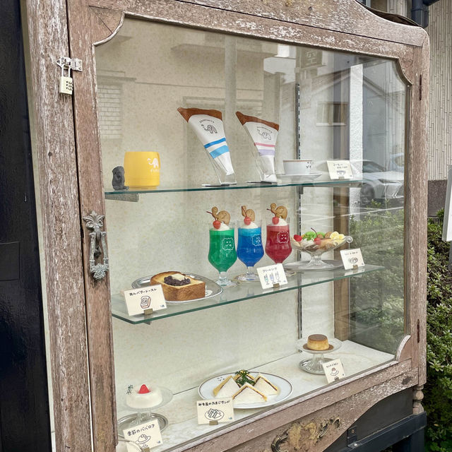 【京都カフェ】 可愛らしいぞうさんクッキーが魅力のクリームソーダ