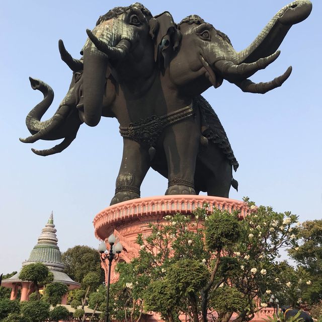 值得一去的三頭像博物館