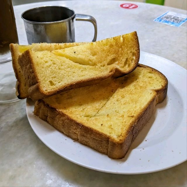 馬來西亞檳城-當地人的咖椰麵包：噢噢白咖啡