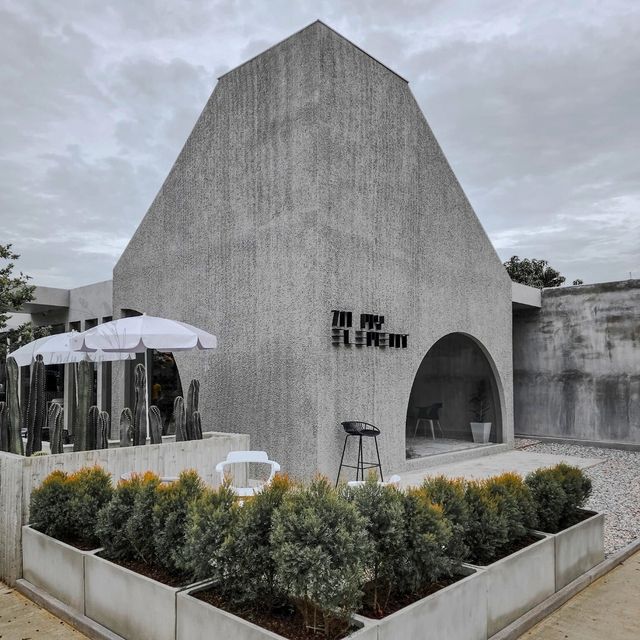 🍯In My Element Cafe คาเฟ่สไตล์ Brutalist
