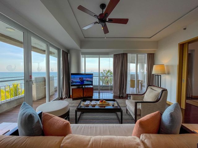 🏢 Hilton Hua Hin Resort and Spa