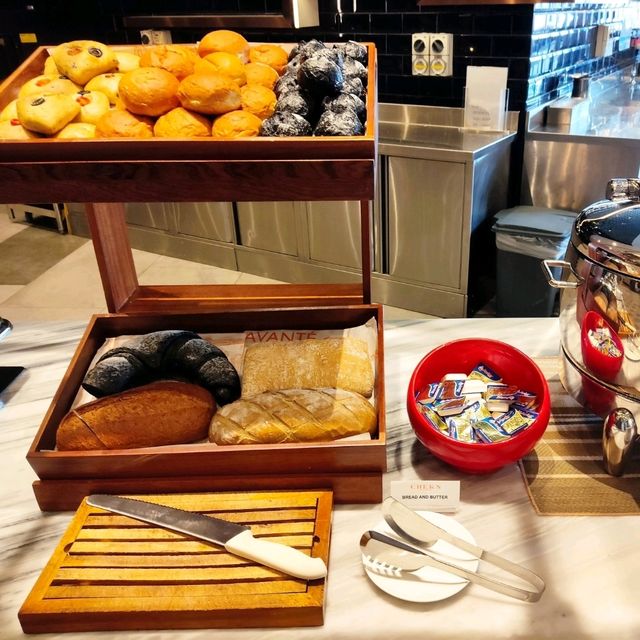 Buffet Lunch at Chek's Coffee House