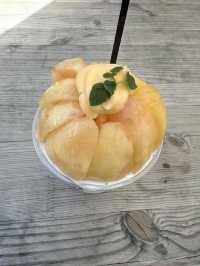【福岡カフェ】1日個数限定の大きな桃が乗ったソフトクリームはいかが？🍑