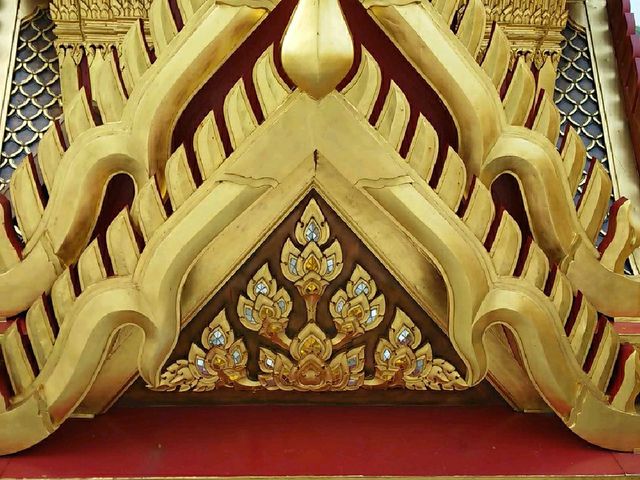 ขึ้นโลหะปราสาท..กราบพระบรมสารีริกธาตุ