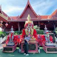 ทำบุญกันที่วัดสาขลา