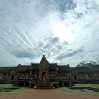 เขาพนมรุ้งในวันที่อากาศดี