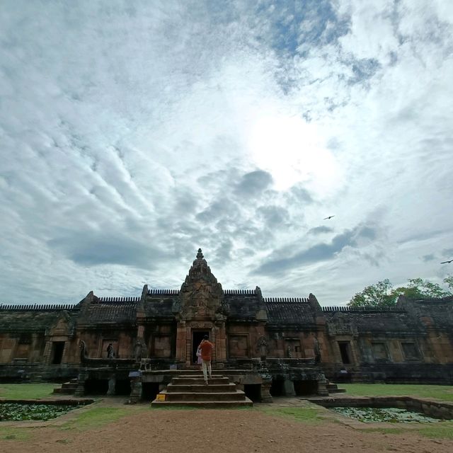 เขาพนมรุ้งในวันที่อากาศดี