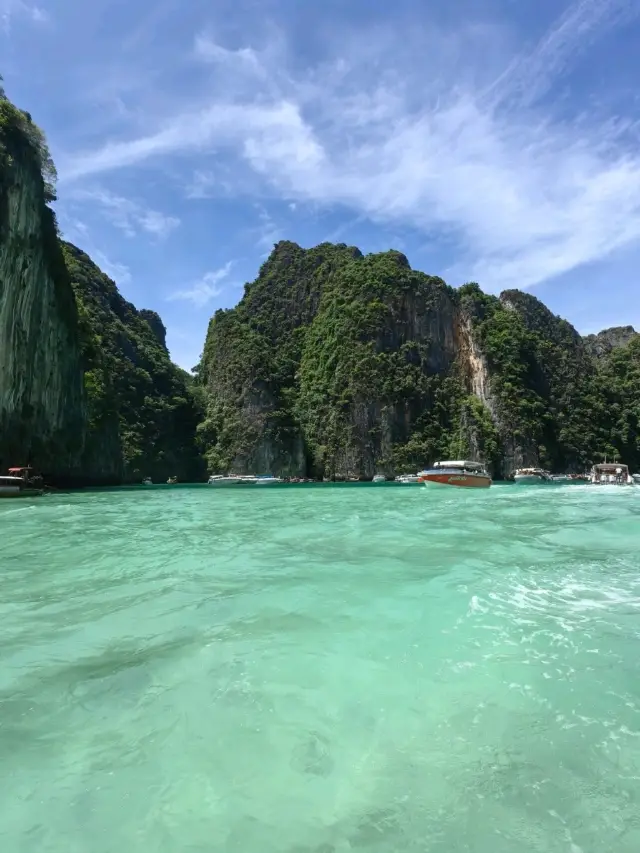 Sail Away to Paradise 🌴