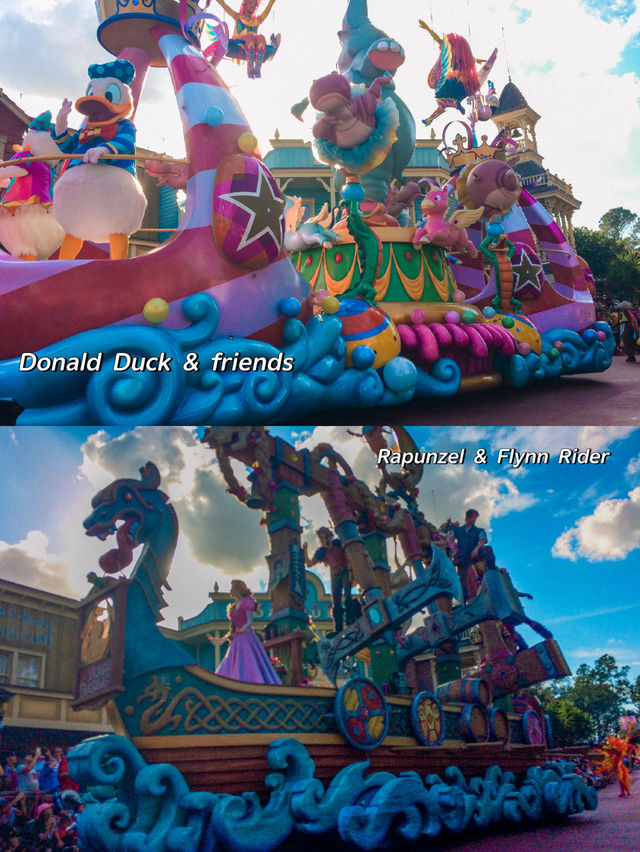 Watching the Parade at Magic Kingdom, WDW 🏰🇺🇸