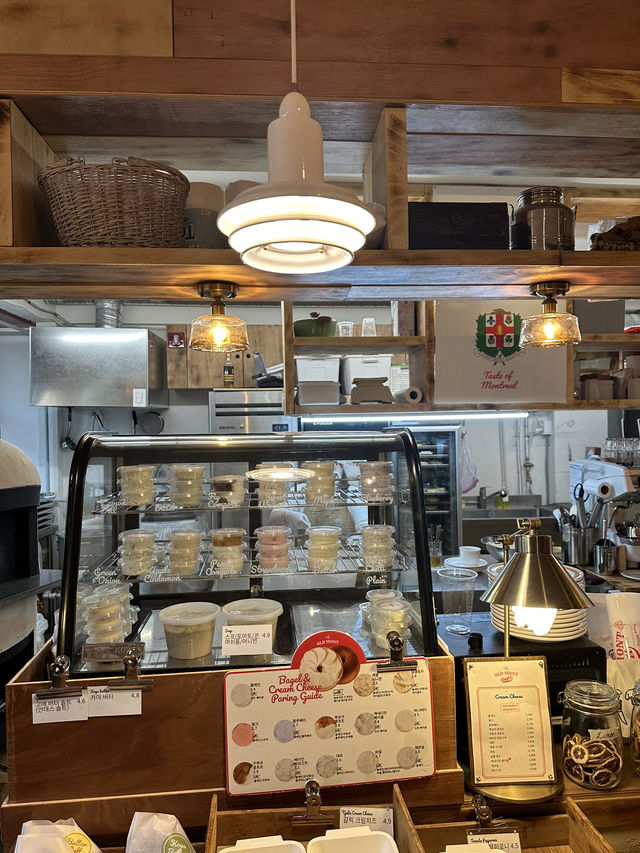 🇨🇦 캐나다 시골 감성 인테리어에 맛있는 베이글과 커피! 🧡 송파 감성카페추천🍁