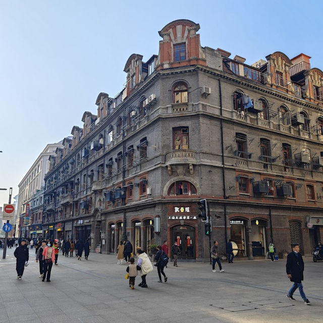 Shop Till You Drop: The Ultimate Shopping Adventure on Nanjing Road