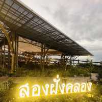 🏛️ : ห้องอาหารสองฝั่งคลอง ริเวอร์ไซด์ 