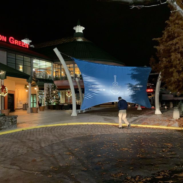 Lexington Green Shopping Center: A Retail and Dining Haven