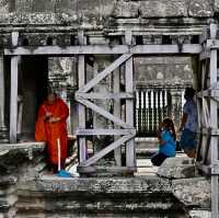 See Angkor Wat and Die