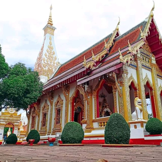 พระธาตุพนมฯ วัดดังนครพนม