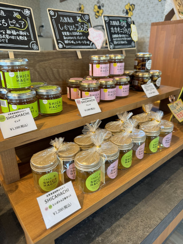 【福岡カフェ】自社農場の苺と地元の蜂蜜が使われたスイーツが食べられるカフェ🍯🐝
