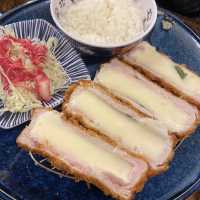 【韓国】ホンデにあるチーズトンカツが絶品の『HONKAZ 弘大店』