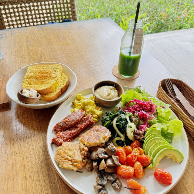 Alchemy Uluwatu: A Plant-Based Paradise 