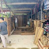 Handcrafted Wonders: Discovering Sarikei Market’s Traditional Treasures!