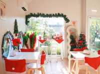 คาเฟ่ธีมคริสต์มาสที่ Tamsook 