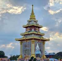 ไหว้พระธาตุเขี้ยวแก้ว