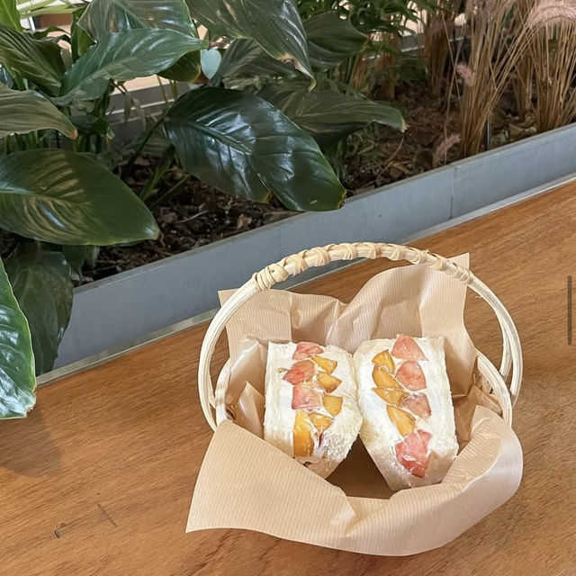 韓国🇰🇷新鮮なフルーツを使ったメニューが美味しいカフェ