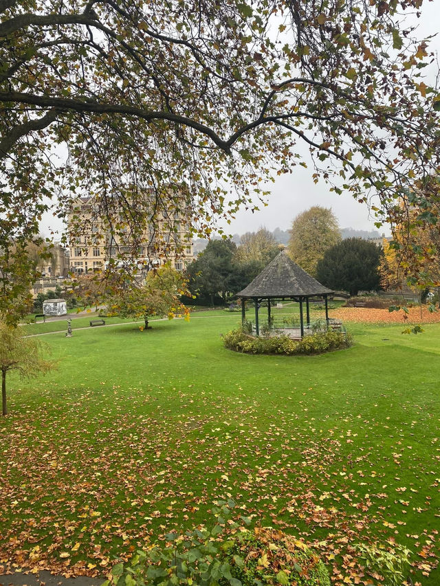 Bath – Roman Baths and the Royal Crescent