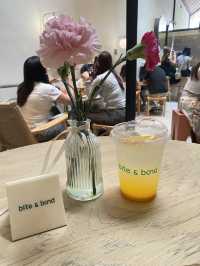 อัปเดตร้านกาแฟสุดชิคในกรุงเทพฯ ฉบับ 2025🥤✨