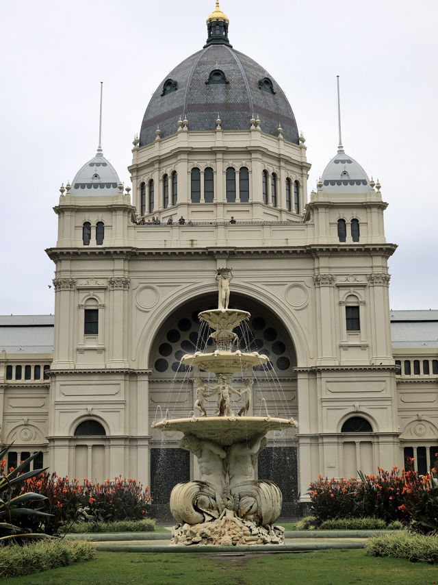 探索墨爾本的瑰寶：皇家展覽館與卡爾頓花園 🌺🏛️