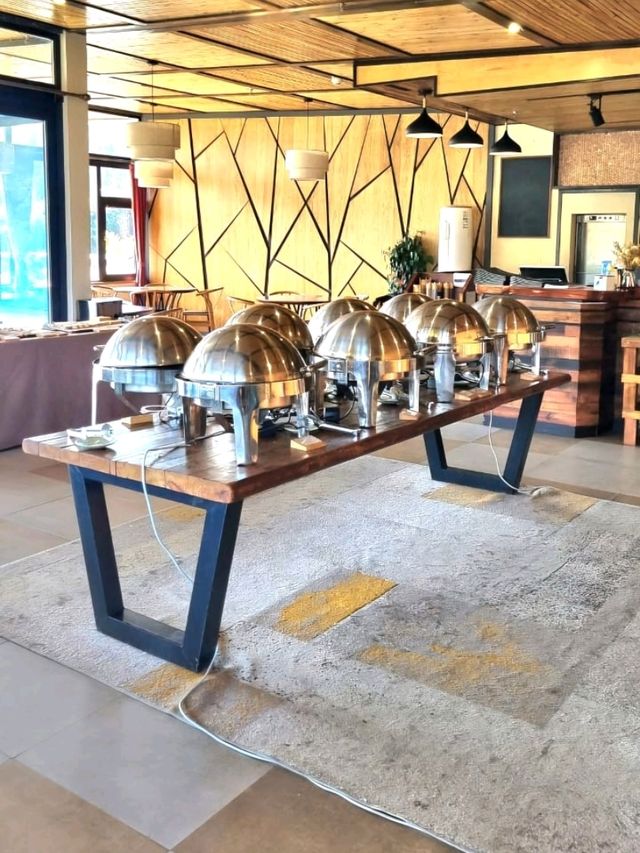 DINING WITH A VIEW, BAMBOO LEAF YANGSHUO SCENIC LOUNGE