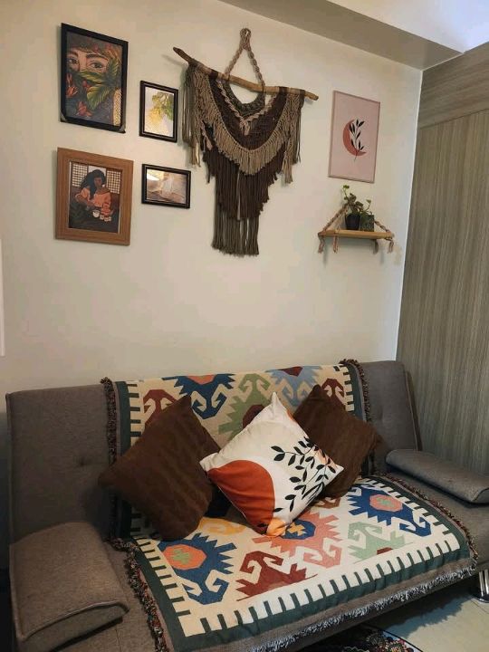 ₱2,499
