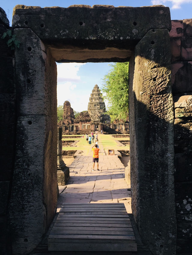 ย้อนเวลาสู่เมืองเก่าที่ปราสาทหินพิมาย นครราชสีมา
