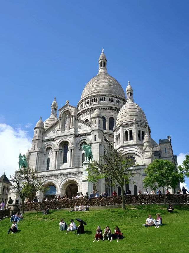 🌊 Seine River – The Heart of Paris! 🇫🇷