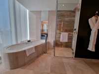 Luxury and Convenience at Hyatt Regency Shanghai Global Harbor