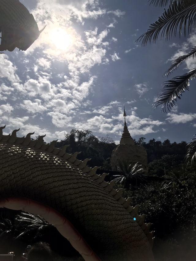 เที่ยววัดถ้ำผาเด่น