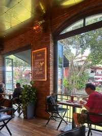 Gravy Baby— vibrant riverside restaurant and bar