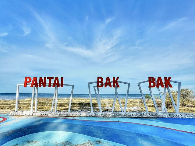 Bak Bak Beach: Sabah’s Best-Kept Secret (Shhh!) 🌴🌊