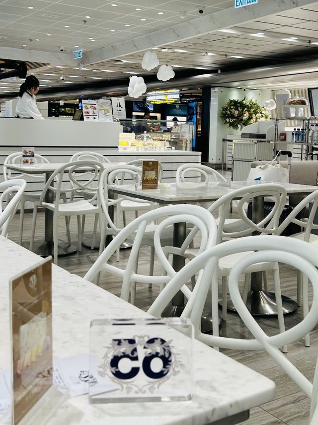 Awesome Sweetie🍰LADY M🍰Café @Hong Kong Airport