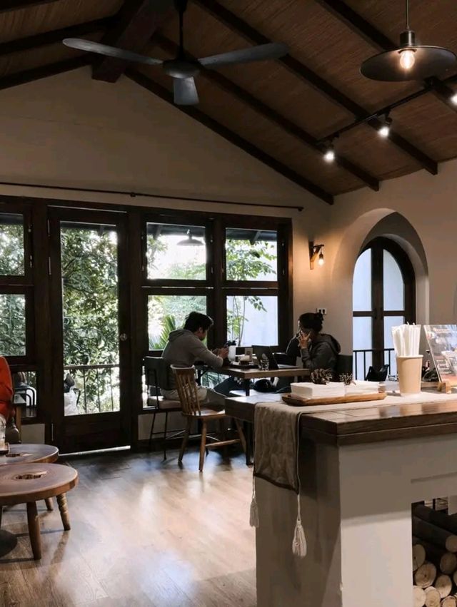 Mono Coffee Lab: Where Minimalism Meets Masterful Coffee