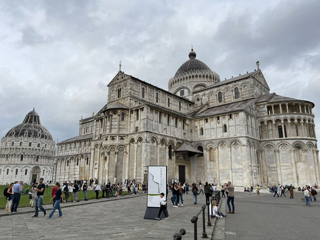 Leaning Tower of Pisa: Italy’s Most Iconic Tilt with Timeless Charm