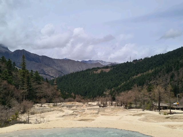 Huanglong in May: Still not at its full beuty